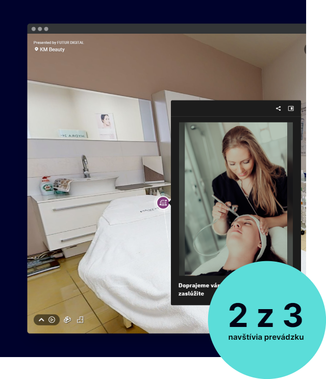 Screenshot okna prehliadača s virtuálnou prehliadkou beauty salóna KM Beauty so záberom na kozmetickú miestnosť a označneným bodom záujmu - fotka kozmetičky a klientky počas procedúry.